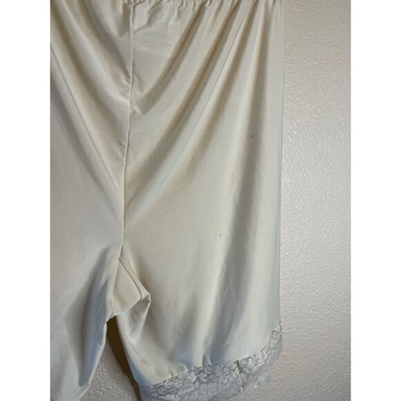 Undersummer Nude High Waisted Lace Lined Silky Slip Shorts/ Biker Shorts Size 2X - Picture 4 of 10